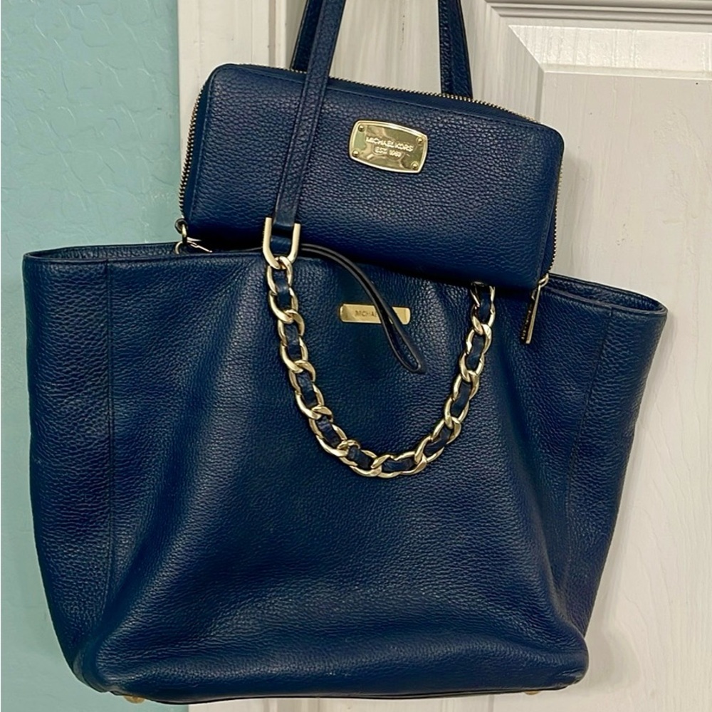 Michael kors tote with matching wallet